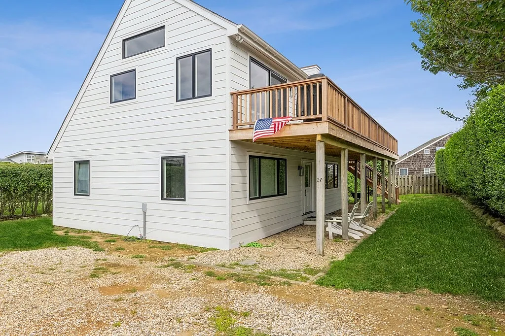 Ditch Plains Beach House — Photo 1