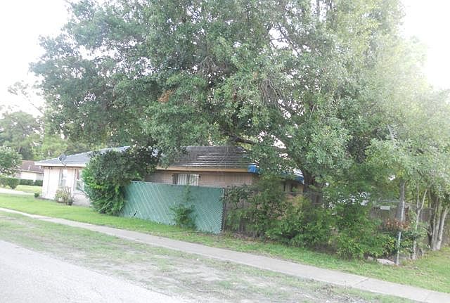 2nd image of 3453 Bacon St