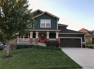 320 Creekwood Dr, Liberty, MO 64068