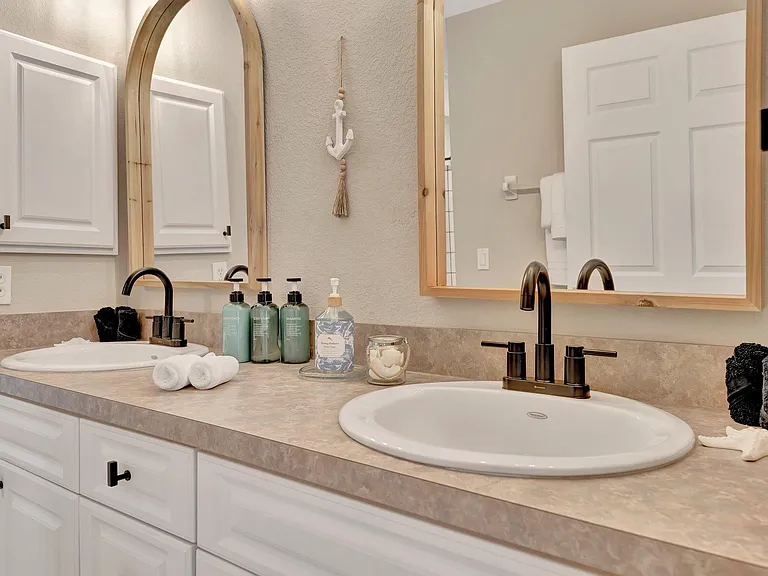 26059 Sandhill Blvd #B — Photo 30