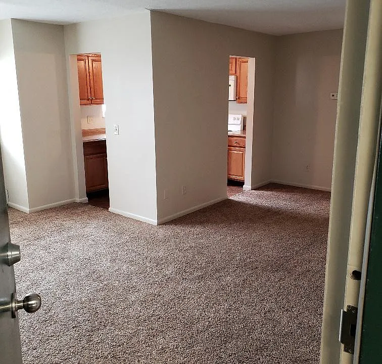 120 Riverside Ct #1-37
