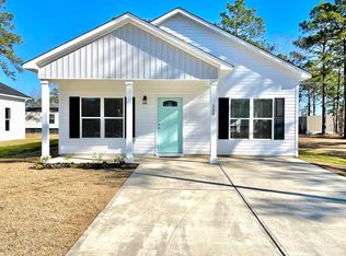 350 Dwight St, Holly Ridge, NC 28445