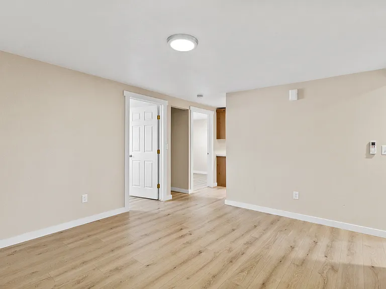 728 Walnut St — Photo 10