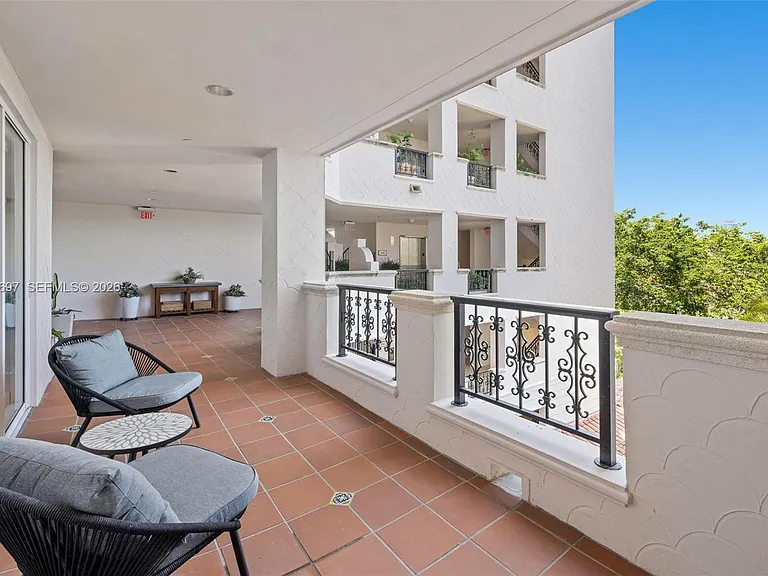 5245 Fisher Island Dr #5245 — Photo 46