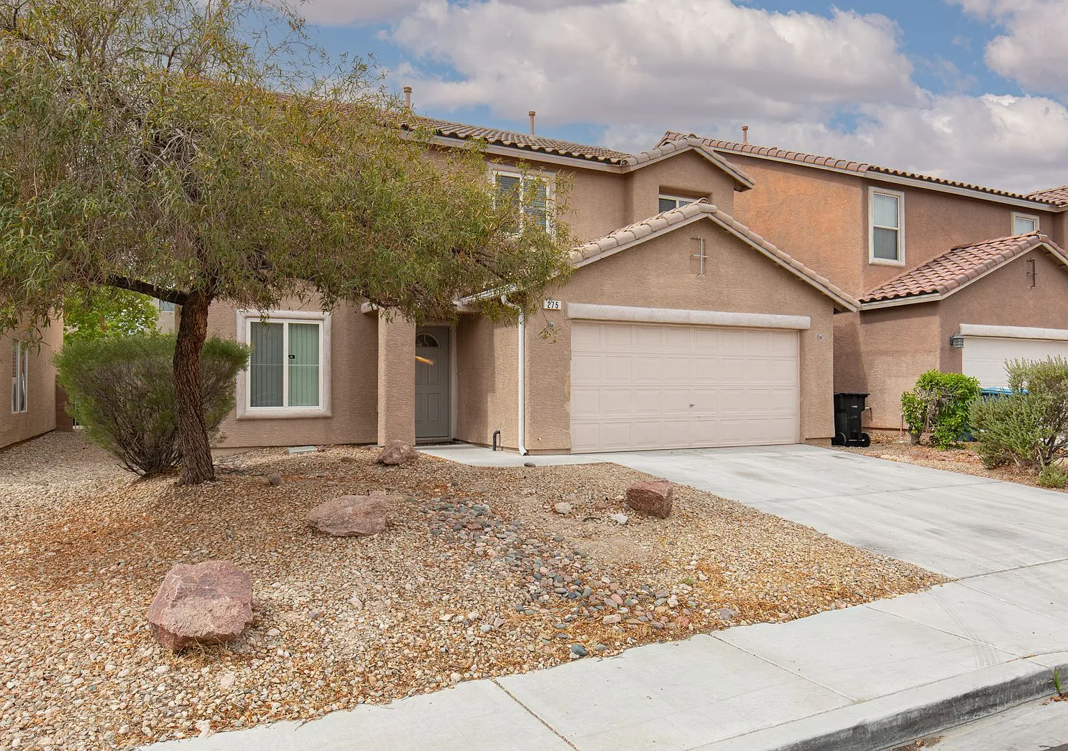 Silverado Ranch - Large 4 Bedroom, 2.5 Bath — Photo 3