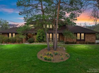 1398 Wolverhampton Ln, Ann Arbor, MI 48105