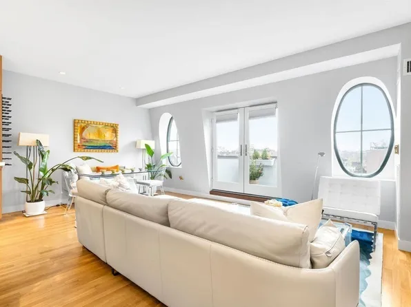 90 Broadway St #5D, Boston, MA 02116