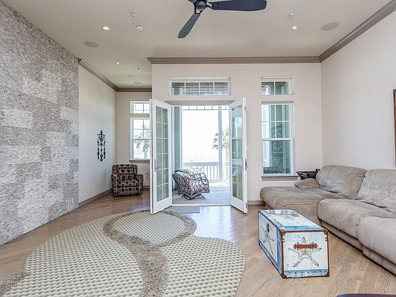 5th image of 1826 Seaside Dr