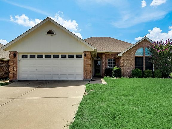2nd image of 7929 Hunters Glen Dr
