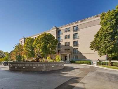 4757 Howard St APT 205, Skokie, IL, 60076