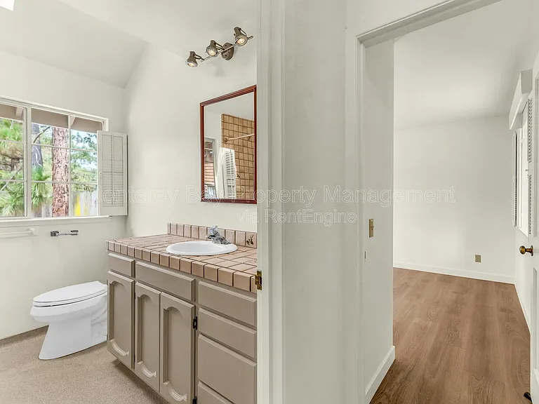 706 Crocker Ave — Photo 17