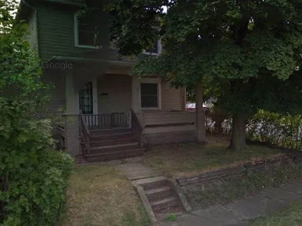 735 Spruce Ave, Sharon, PA 16146
