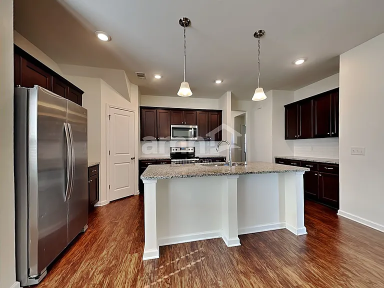 321 Crabapple Cir — Photo 4