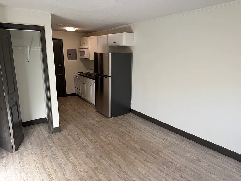 55 N Main St — Photo 11