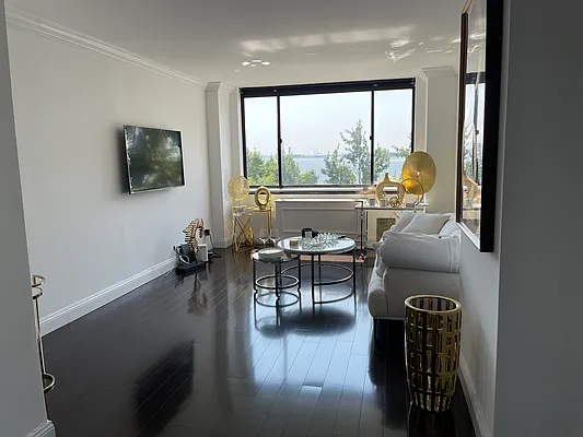 Rented by BATTERY PARK CITY RESIDENTIAL LLC | media 2