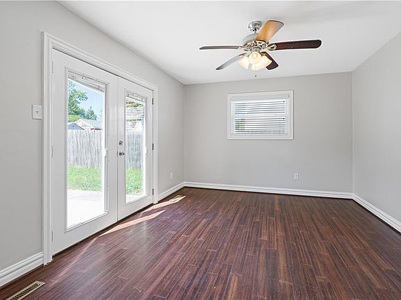 5th image of 417 Cold Spring Rd