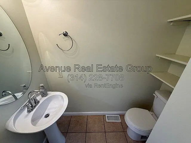 4153 McPherson Ave — Photo 7