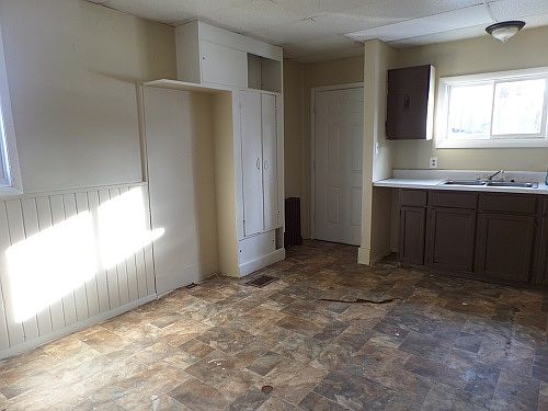 3rd image of 1604 Niagara Ave APT 1