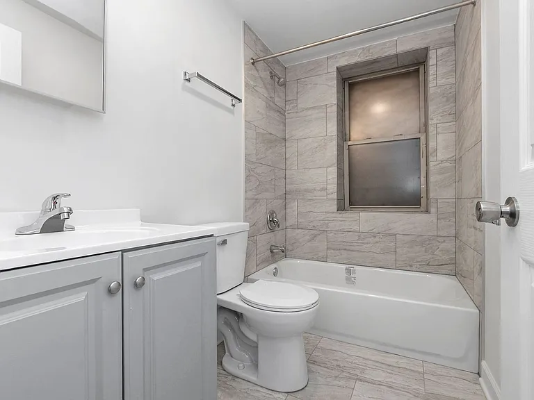 8201 S Paulina St — Photo 25