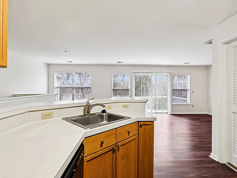 Autumn Park Apartments — Photo 18