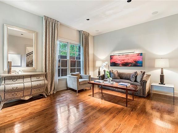 4th image of 3219 Saint Johns Dr