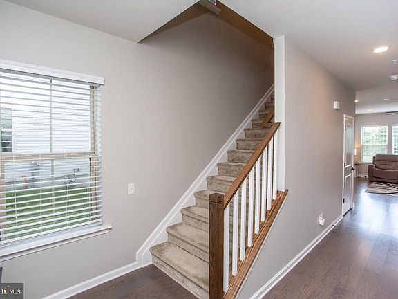 5th image of 1006 Marquis Ln