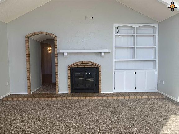4th image of 816 Rosewood Dr