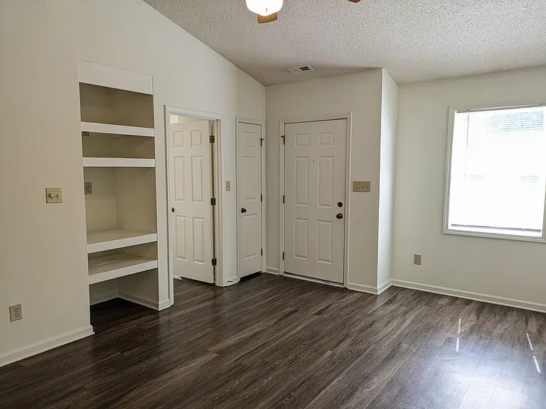 111 Birdie Ct — Photo 4