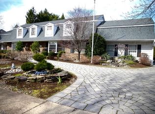 7 Clarkson Ct, Paramus, NJ 07652