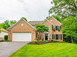 102 Majestic Dr, Canonsburg, PA 15317