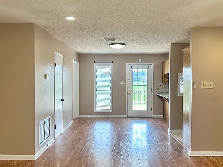 302 Credeur Rd — Photo 4
