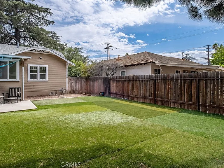 809 E Colton Ave — Photo 28