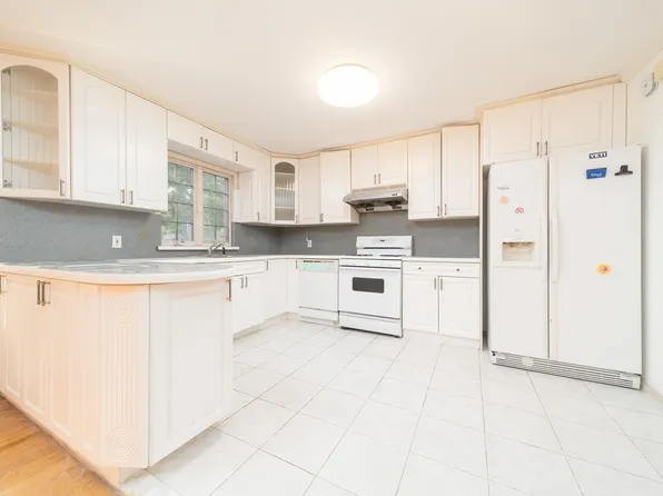 86-16 Palo Alto Street image 6 of 17