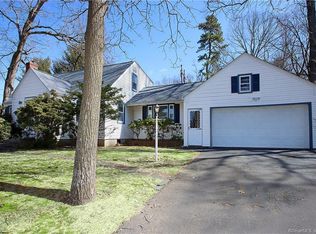 15 Berkshire Dr, Farmington, CT 06032