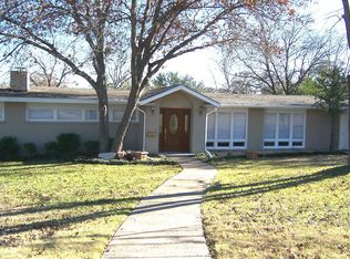 3851 Clayton Rd E, Fort Worth, TX 76116