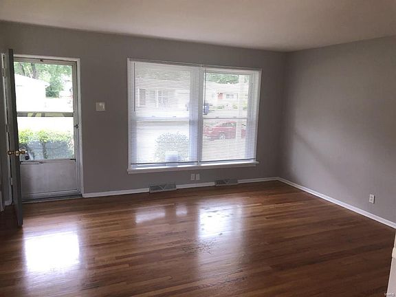 3rd image of 237 Palm Dr