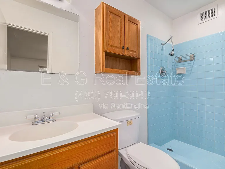 1136 W 12th St — Photo 19