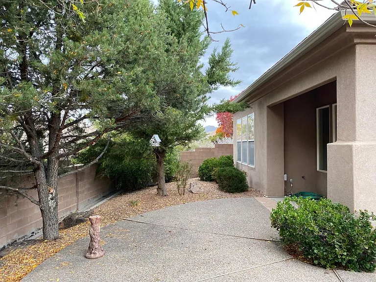 6020 Purple Aster Ln NE — Photo 36