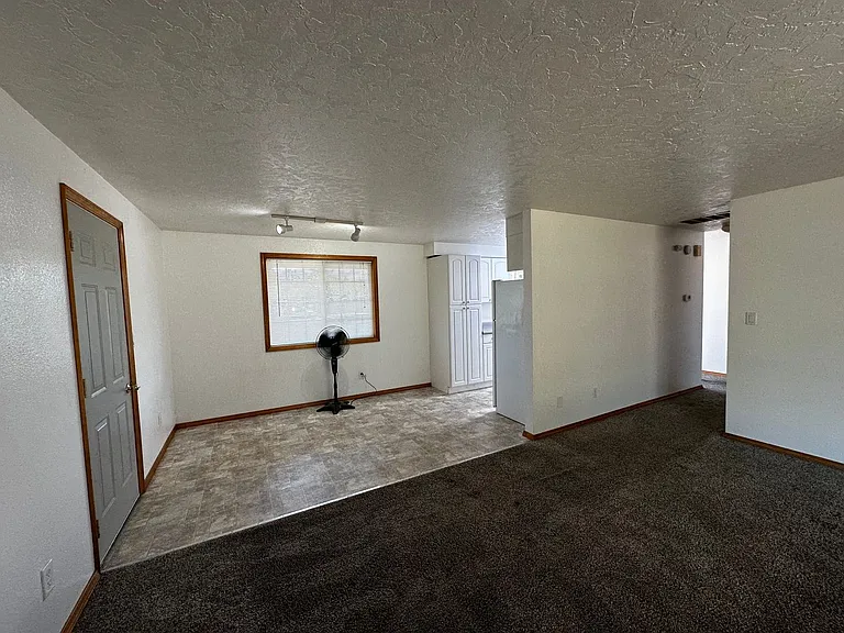613 36th Ave SE — Photo 3