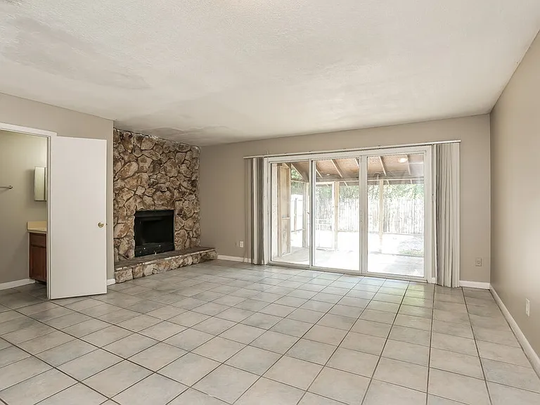 7656 Arble Dr — Photo 5