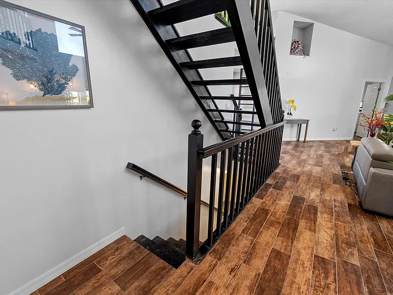 3534 Seaway Dr — Photo 47
