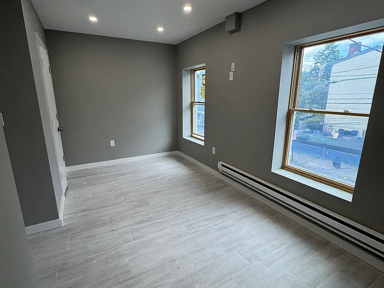 55 Lander St #2B — Photo 19