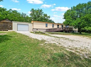 216 Country Side Ct, Springtown, TX 76082