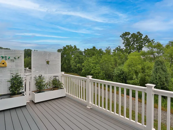 82 Hunters Dr, Gilbertsville, PA 19525
