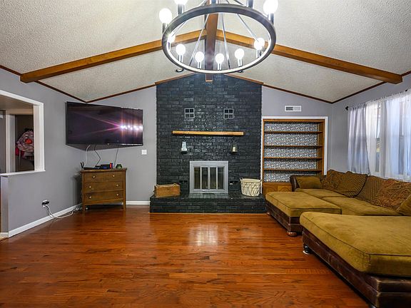 4th image of 145 Thompson Dr