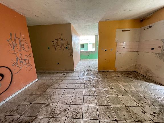 2nd image of Urb Virginia Valley Calle Alto #7A