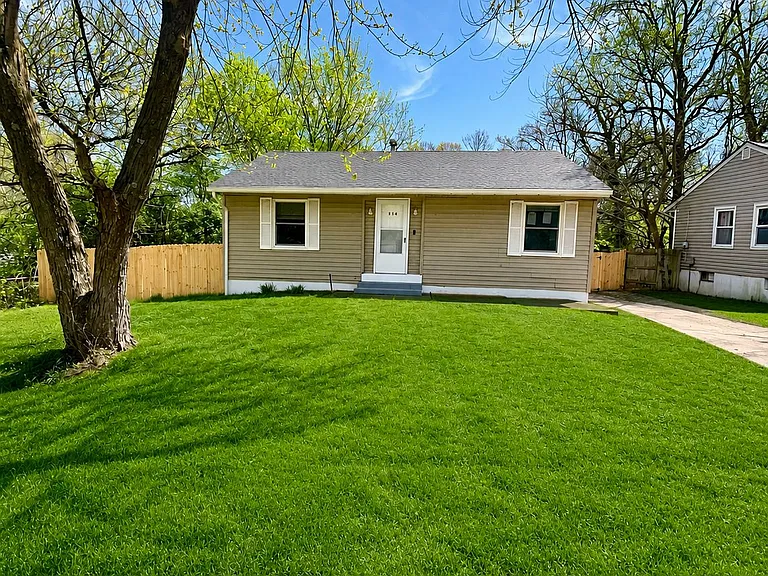 316 Cameron Rd — Photo 2