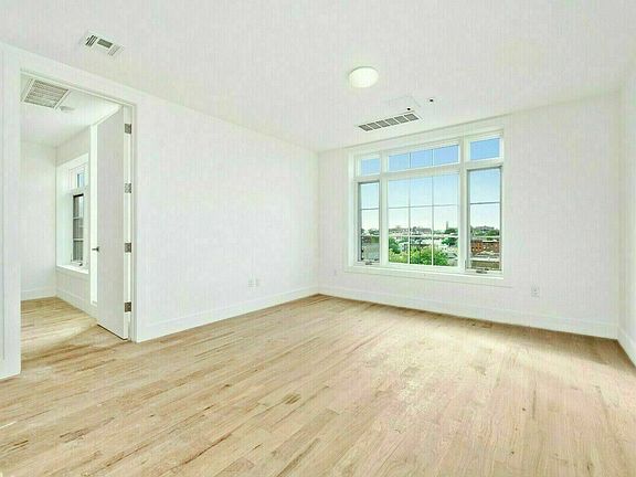 5th image of 627 De Kalb Ave #4B