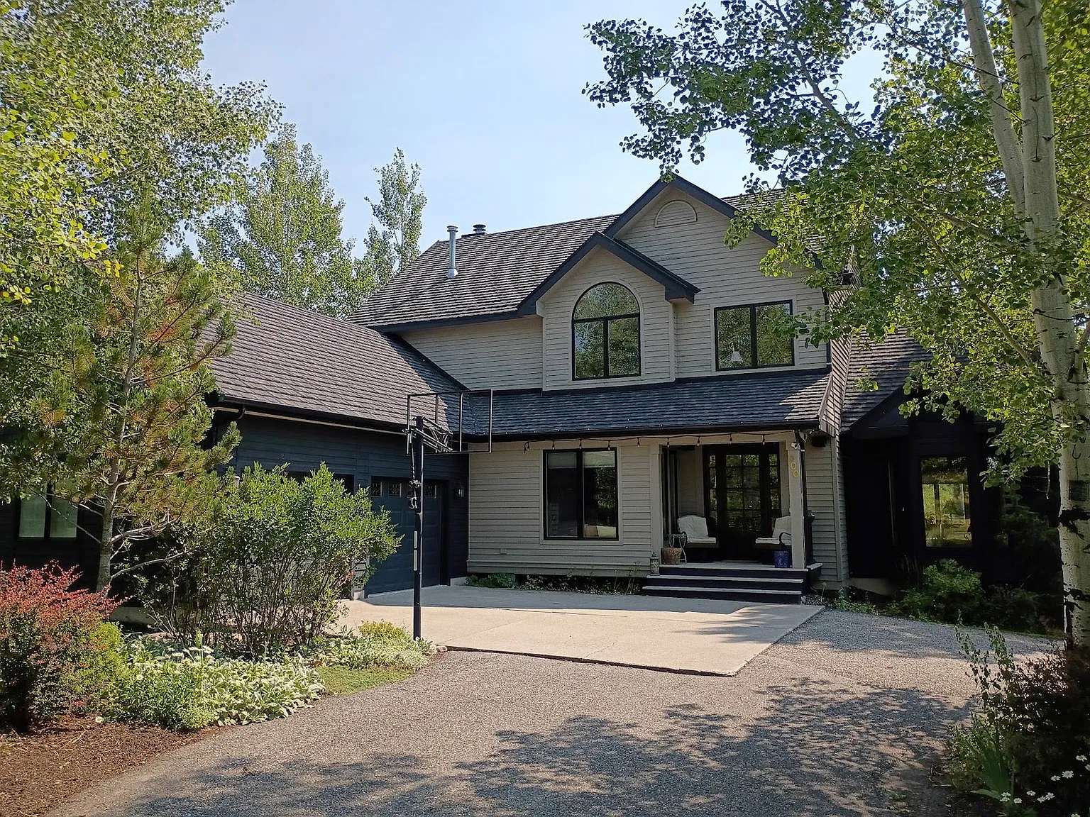 3 bed, 2.5 bath, 2840 sqft, $7,000 — Photo 1
