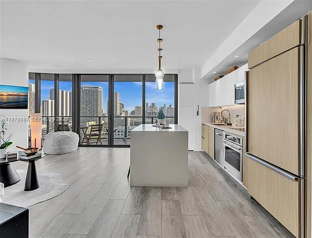 121 NE 34th St #2104 — Photo 5